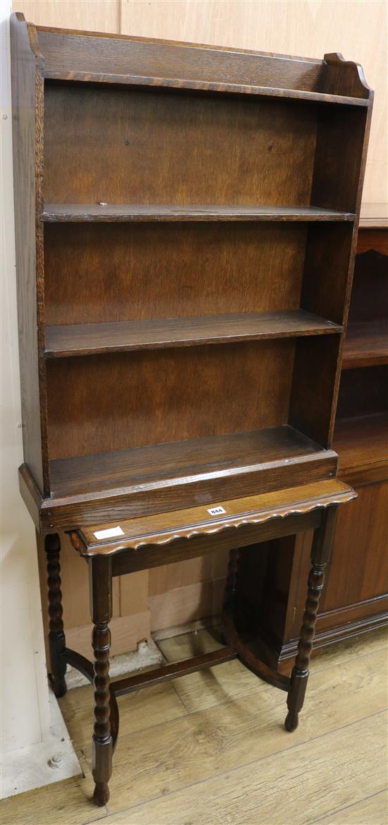An oak occasional table and bookcase W.61cm. and 64cm.